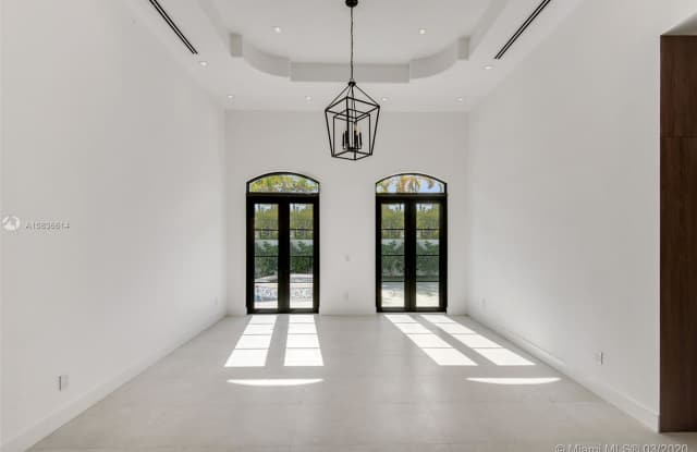 280 N Hibiscus Gallery 4