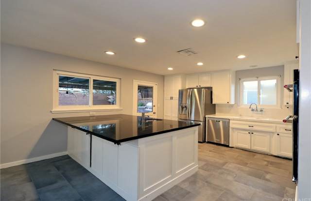 17224 Bullock Street Gallery 3