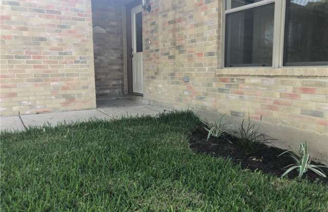2744 N Heynis Gallery 2