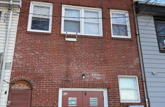 942 BUTTONWOOD Street photos photos