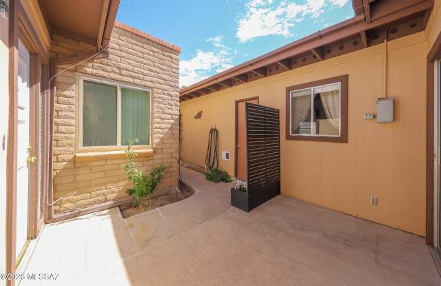 2056 S Quail Hollow Drive Gallery 4