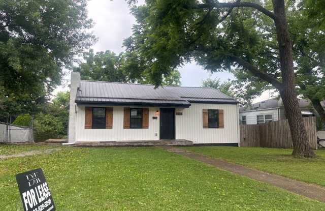 Cute, cottage in a prime location off of Oakland Ave, near Downtown and ETSU, 2 bed/1 bath for $1650 month photos photos