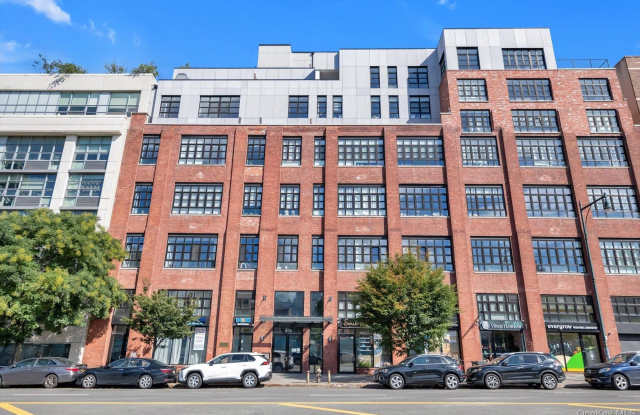5-33 48th Avenue Gallery 1