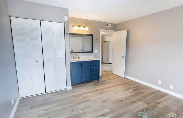 SPRING SPECIAL: FREE RENT UNTIL JUNE! Private Studio for Less than a Shared Room photos photos