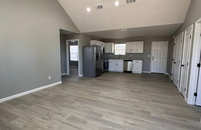 3 Bed 2 Bath Brick Home with Fenced in Backyard Gallery 3