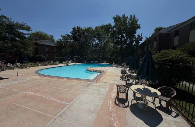 9921-00 BUSTLETON Avenue photos photos