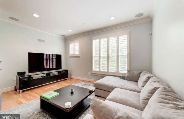 814 SNOWDEN HALLOWELL WAY Gallery 4