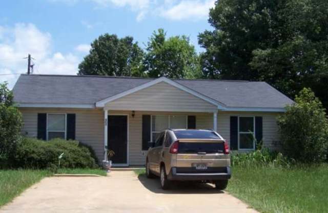 903 Faulk Ct - 903 Faulk Court, Albany, GA 31705