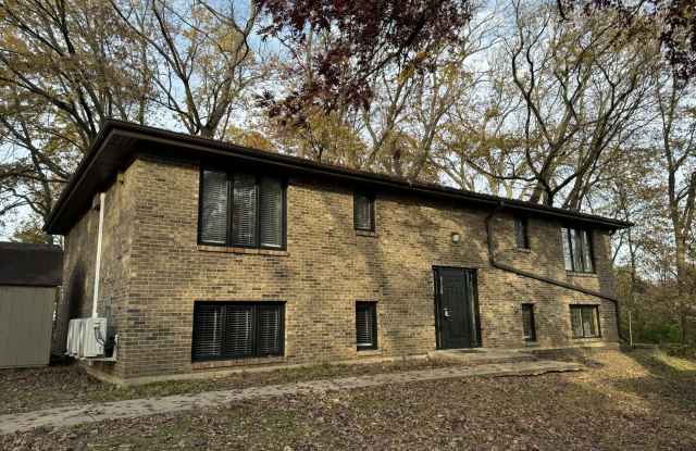 4728 Trevor Circle - 2 photos photos