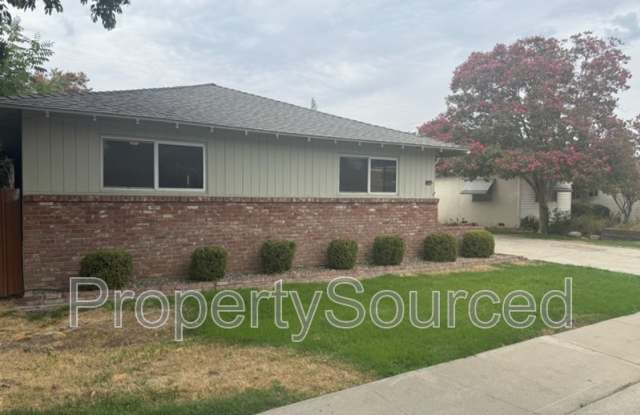 1537 Maplewood Dr. photos photos