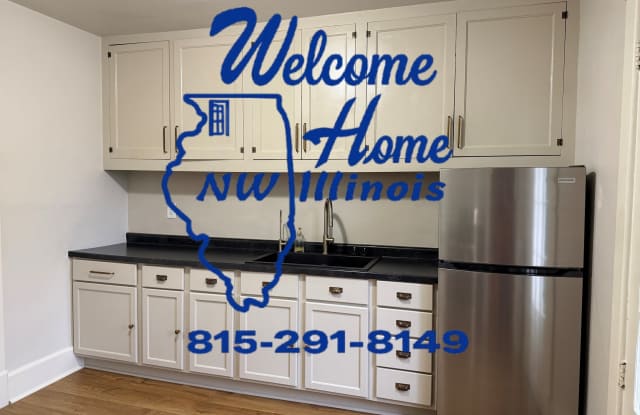 941 W Stephenson St - 3 photos photos 941 W Stephenson St - 3 photos photos