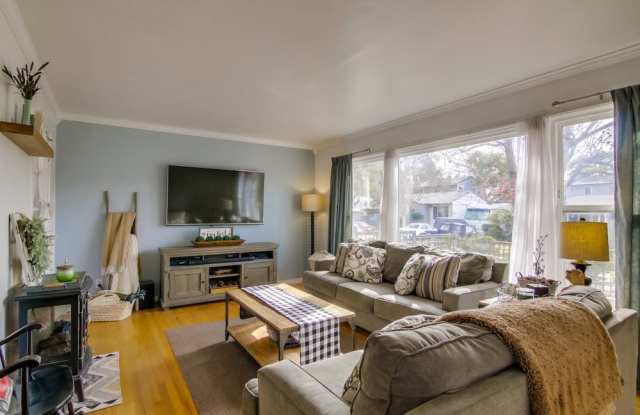 8950 Linden - 8950 Linden Lane, La Mesa, CA 91941