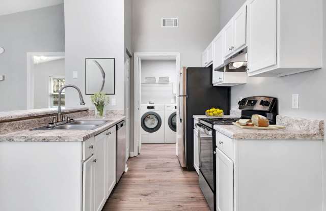 Crescent Ridge Apartments Gallery 1