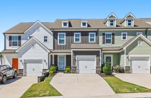 Stunning 3-bed, 2.5 bath townhome in Penley Place of Clover! Gallery 1