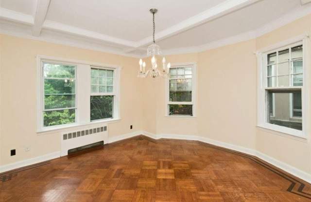 40 LIBERTY PL Gallery 3