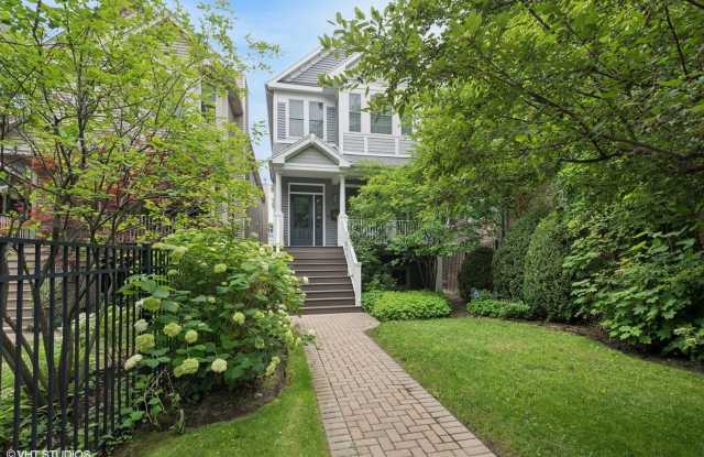 4516 N Damen Avenue photos photos