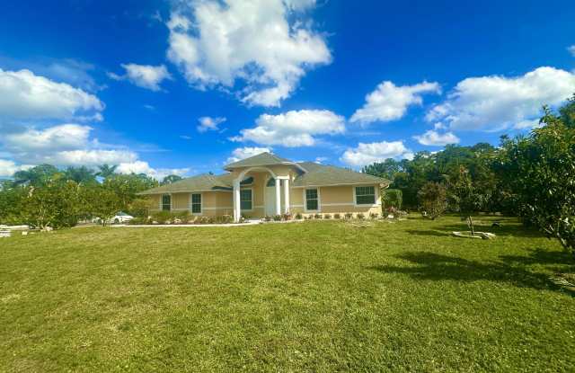7611 140 Avenue N photos photos
