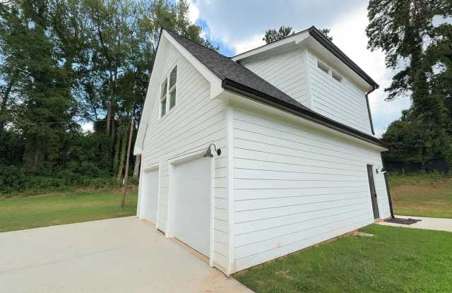 STUDIO APARTMENT PRE-LEASING FOR AUGUST 10TH 2027! Gallery 3