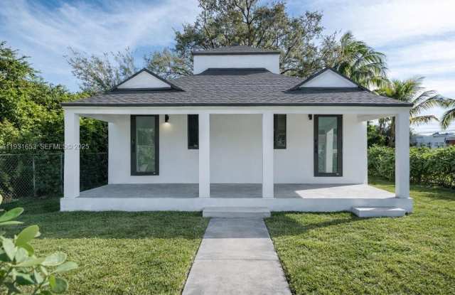 6913 NW 4th Ct photos photos