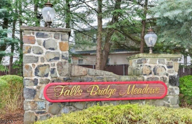 40 Falls Bridge Dr photos photos