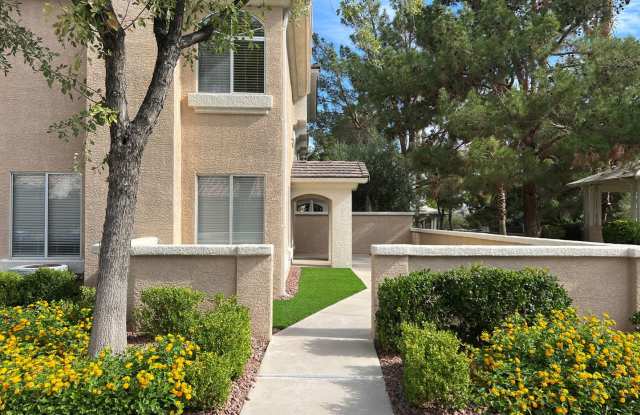 GORGEOUS TOWNHOME FOR IMMEDIATE MOVE-IN photos photos