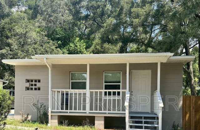 711 W Franklin Ave photos photos