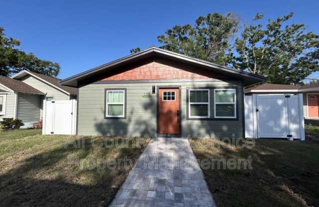 3235 Queen St N photos photos
