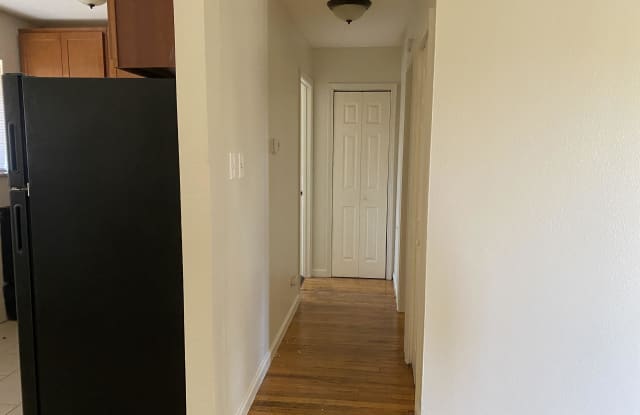 7760 Woodstock Road - A Gallery 2