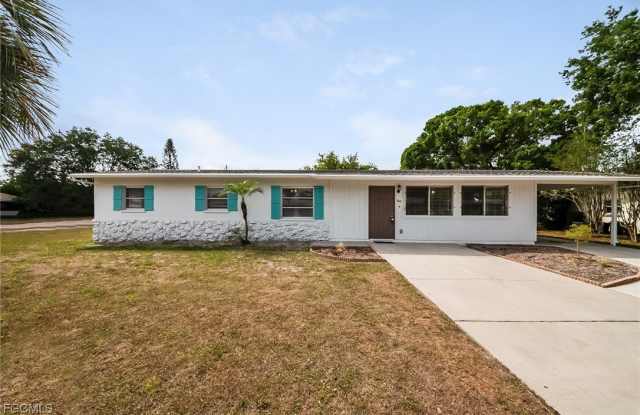 744 Pineland Avenue photos photos