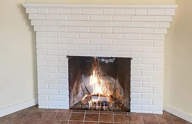 COMING SOON! - Adorable 2bed/1bath Auburn Home on Main St. Gallery 4