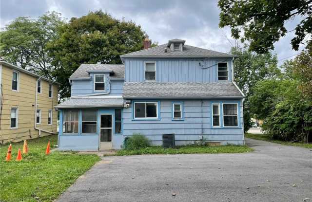1680 Mount Hope Avenue Gallery 2