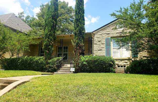 2 bedroom, 1 Bath Austin Stone Cottage in Lakewood - 6219 Penrose Avenue, Dallas, TX 75214