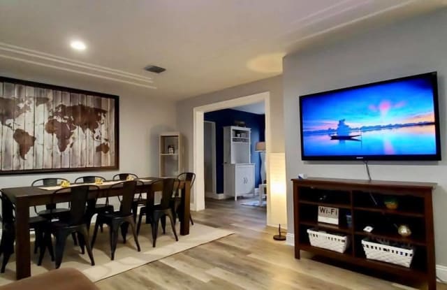 3316 Poinsettia Avenue - 3316 Poinsettia Avenue, West Palm Beach, FL 33407