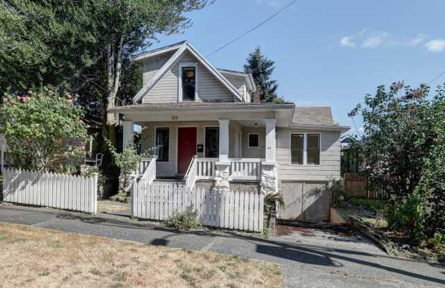 Great Location! 3 Bedroom/1.5 Bathroom House Near Green Lake! Gallery 3