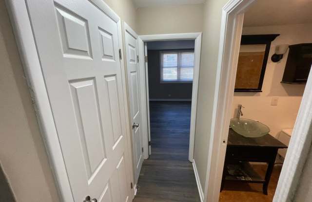 1756 Fayette Walk Gallery 3