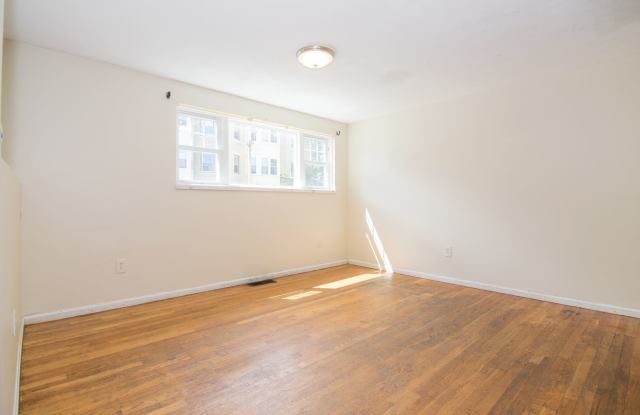 Allston 5bed 3bath townhouse - September 2026 Move in - 126 Glenville Avenue, Boston, MA 02134