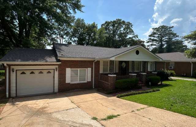 4-Bedroom/3-Bath House - AVAILABLE NOW! Gallery 1