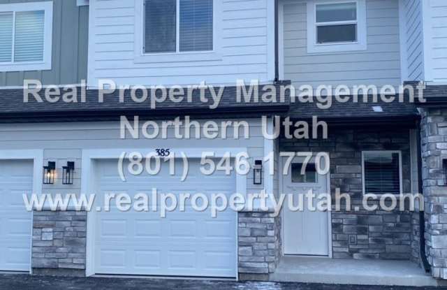 Gorgeous 3 Bedroom Townhome in Morgan! Gallery 1