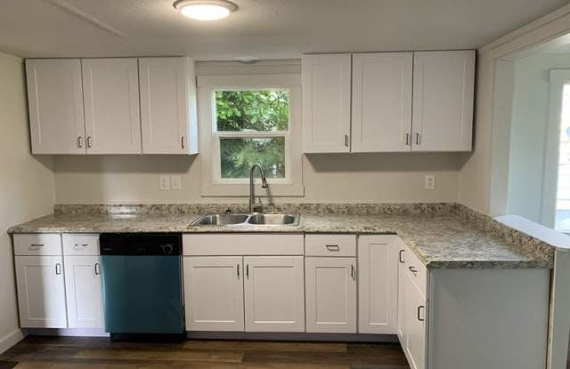 1619 Bayview Dr W Gallery 3