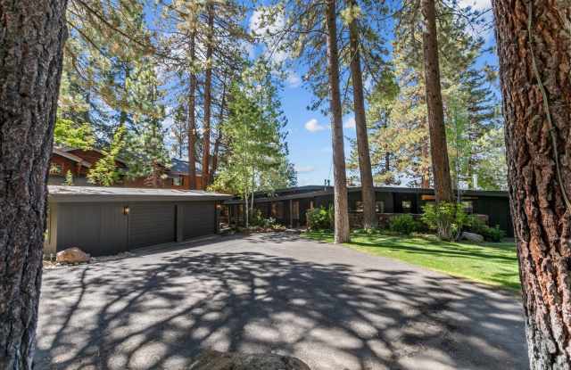 Lakefront Home! Gallery 4