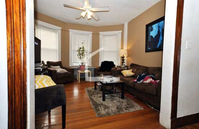 Nice 4 bed in Brighton Gallery 4