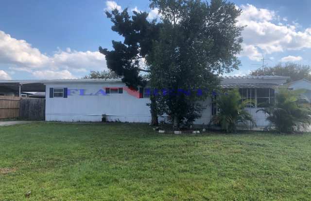 **3/1 Manufactured Home in Charlin Parkway area with large fenced yard** photos photos