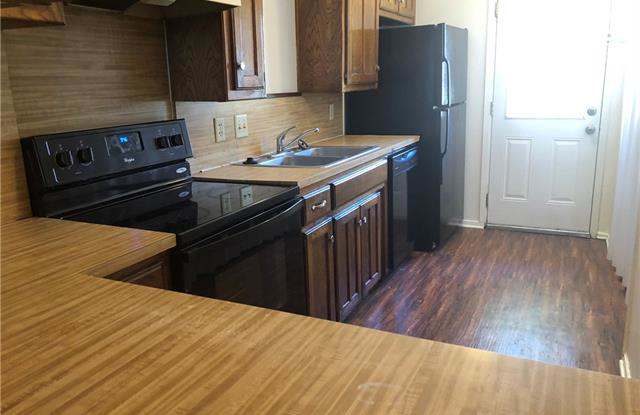 6819 Springdale Lane Gallery 4