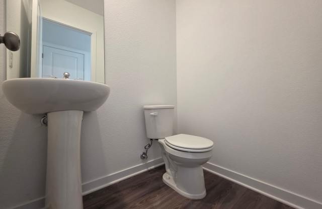Brand-New 3 Bedroom Townhome in the Sunbeam Community! Gallery 4