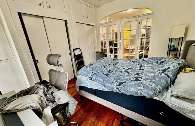 452 W 47th Street Gallery 2