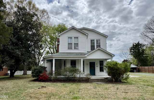 483 W Salisbury Street photos photos
