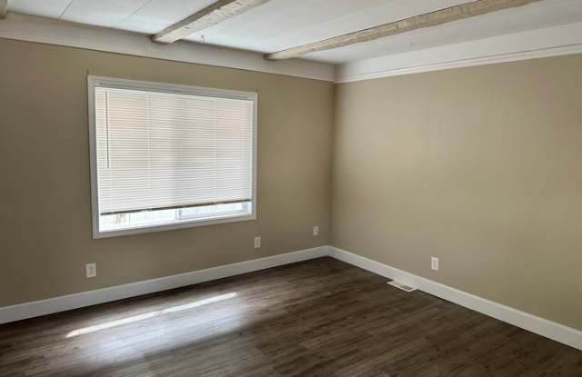 141 Camelot Drive Gallery 2