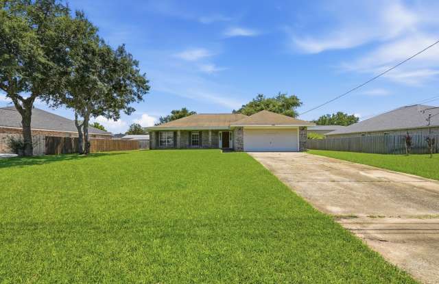 Charming Navarre Home with Large Lot & Holley by the Sea Amenities! photos photos