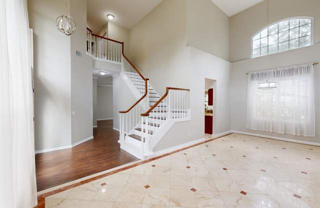 15901 Benton Court Gallery 2