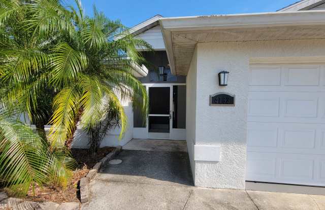 2BR/2BA + 2 Car Garage Home ~ Lake Sarasota Gallery 3